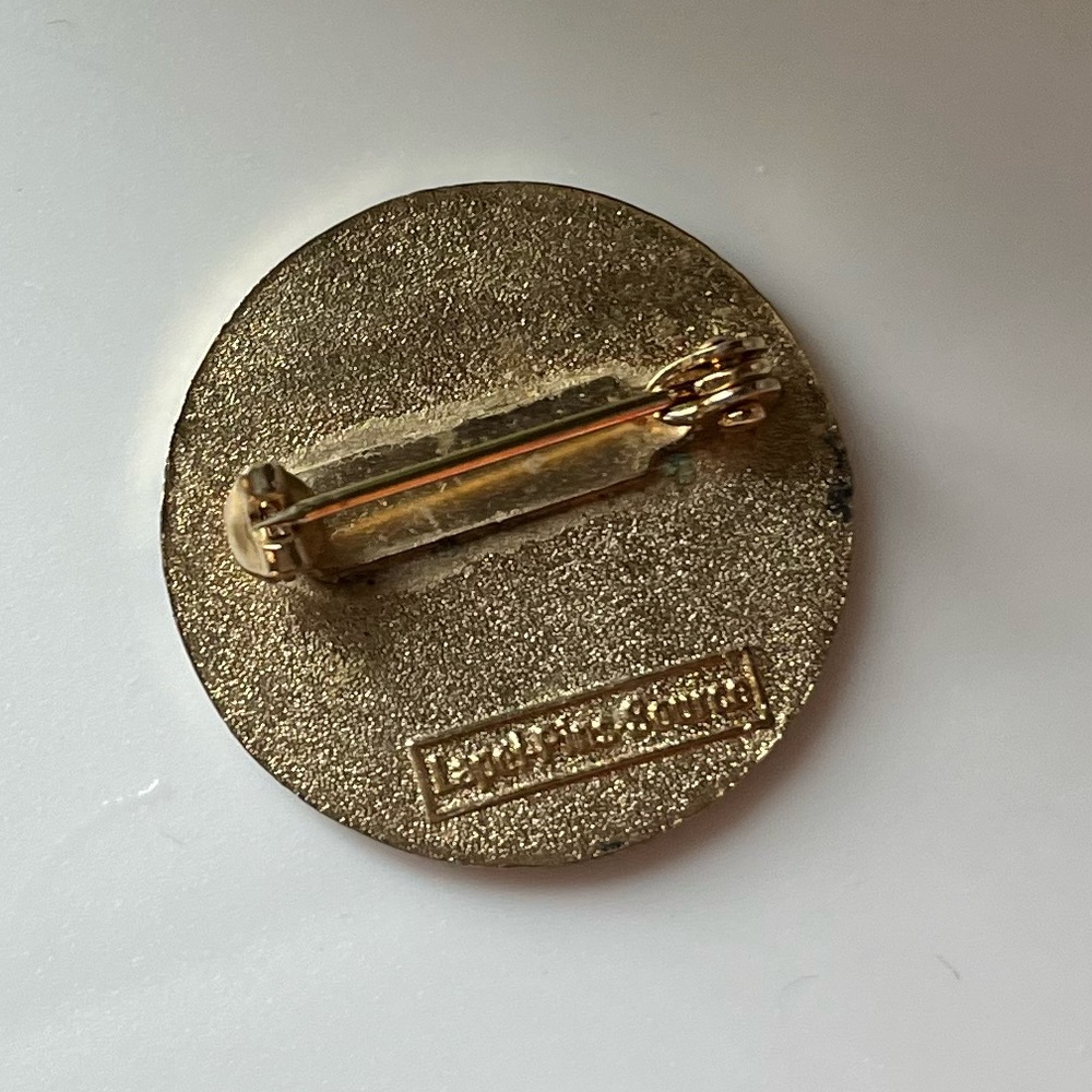 EMERGENCY ROOM MEDICAL TECHNICIAN EMT LAPEL PIN - Picture 4 of 4